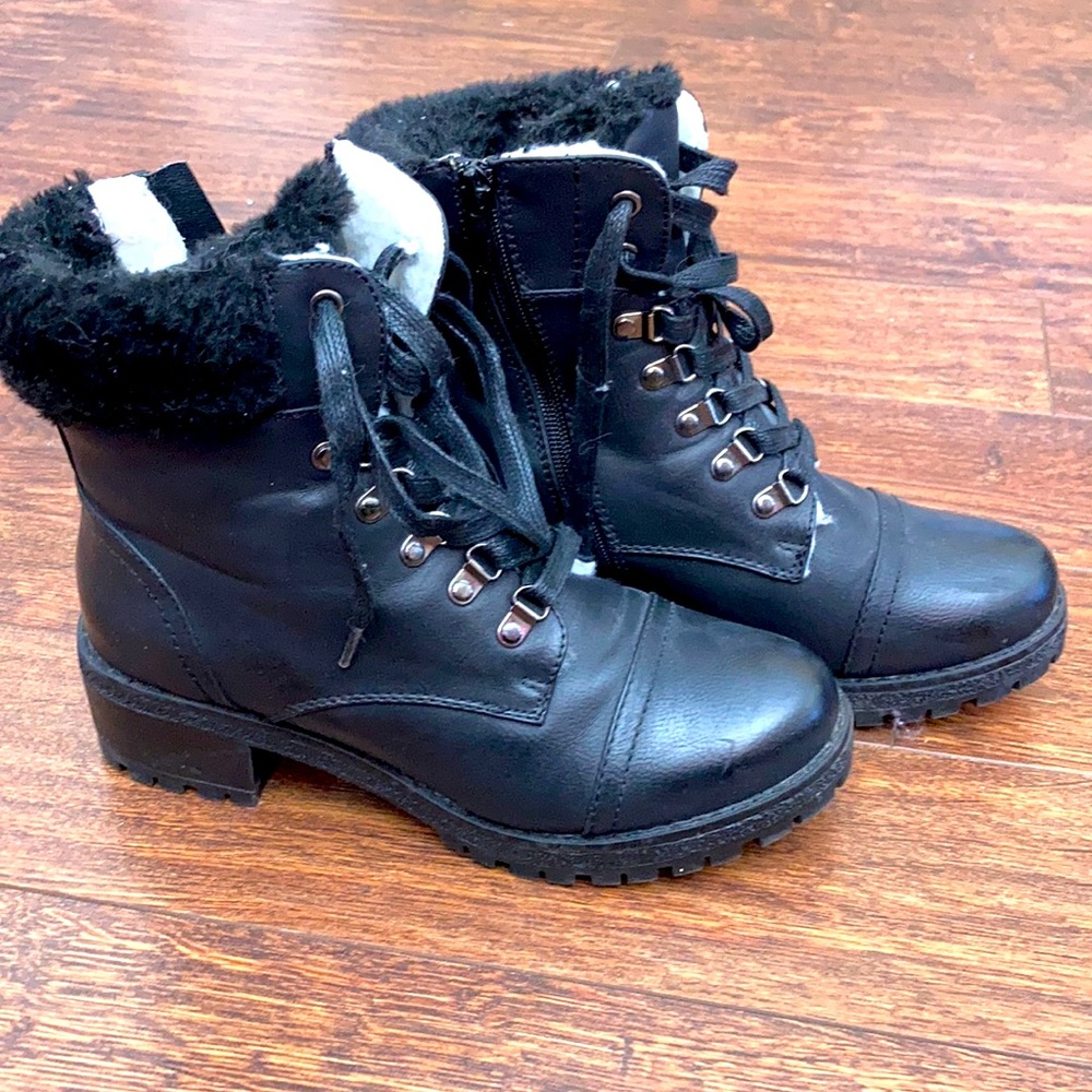 Stepwel Black boots. Size 40/9. Worn a couple of times